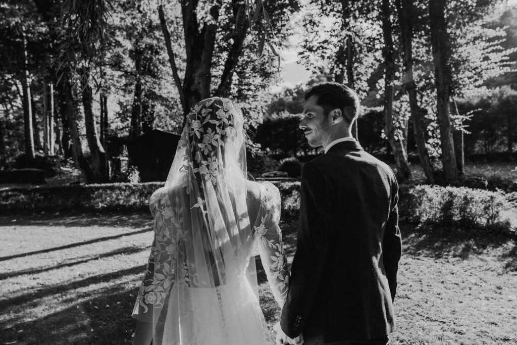 Photographe mariage moderne Domaine de la Chartrognière Chloé Laydevant