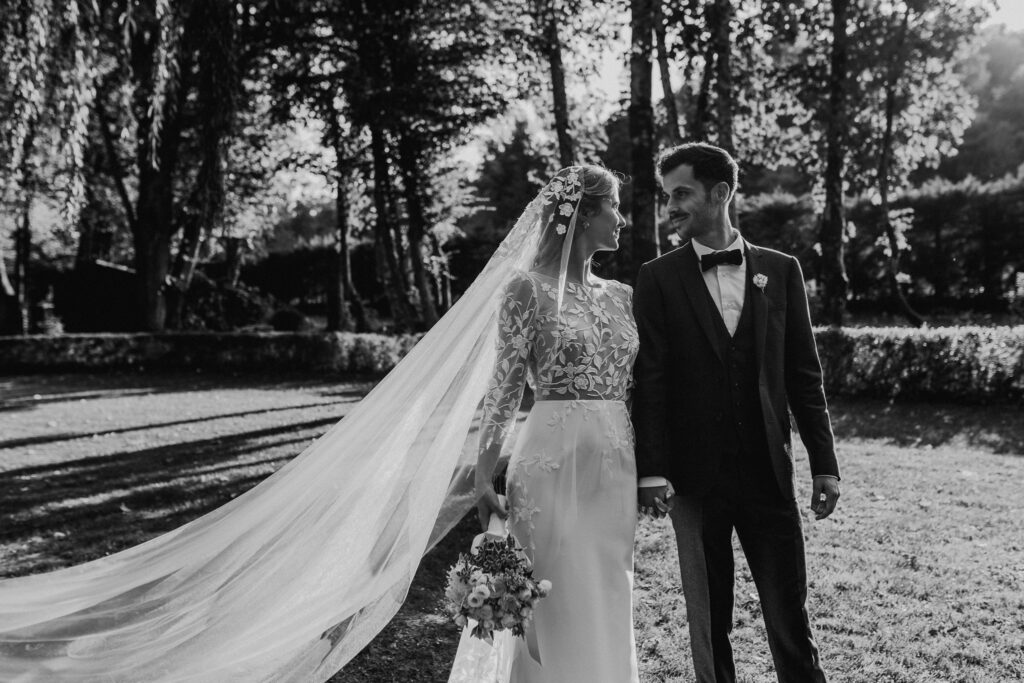 Photographe mariage élégant Domaine de la Chartrognière Chloé Laydevant