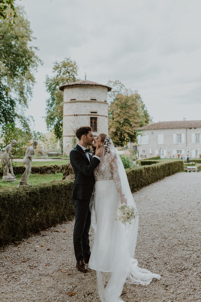 Un mariage au Domaine de la Chatrognière à Saint-Thomas-en-Royans Chloé Laydevant