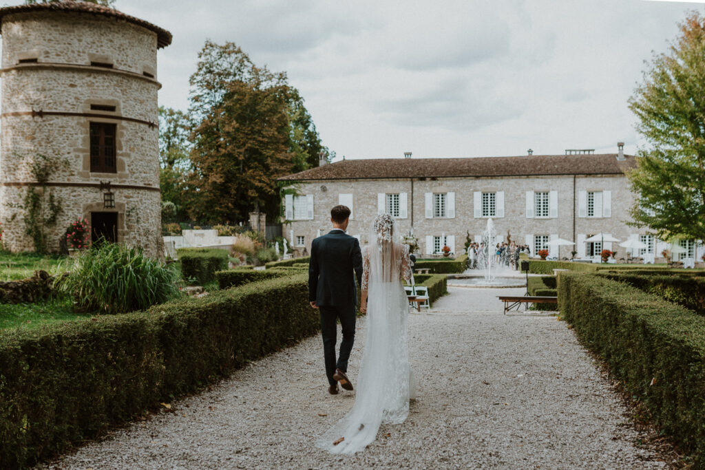 Photographe mariage élégant Domaine de la Chartrognière Chloé Laydevant