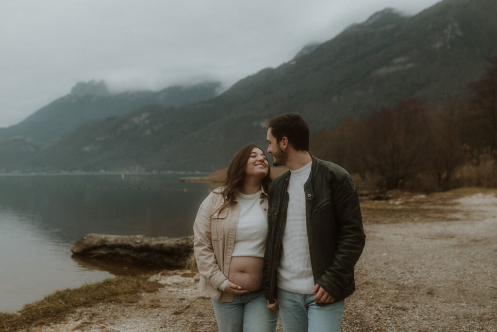 seance photo grossesse Annecy Chloe laydevant