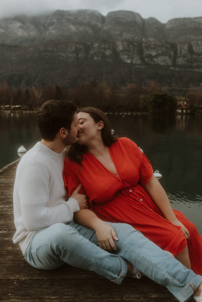 seance photo grossesse hiver bout du lac Chloe laydevant